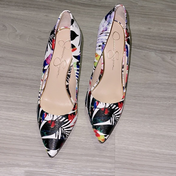 Jessica Simpson Pumps - Picture 2 of 4